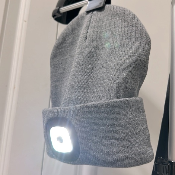 Brand new Winter Beanie Hat Unisex 4 LED USB Flashlight Head Lights Hat - Picture 3 of 7